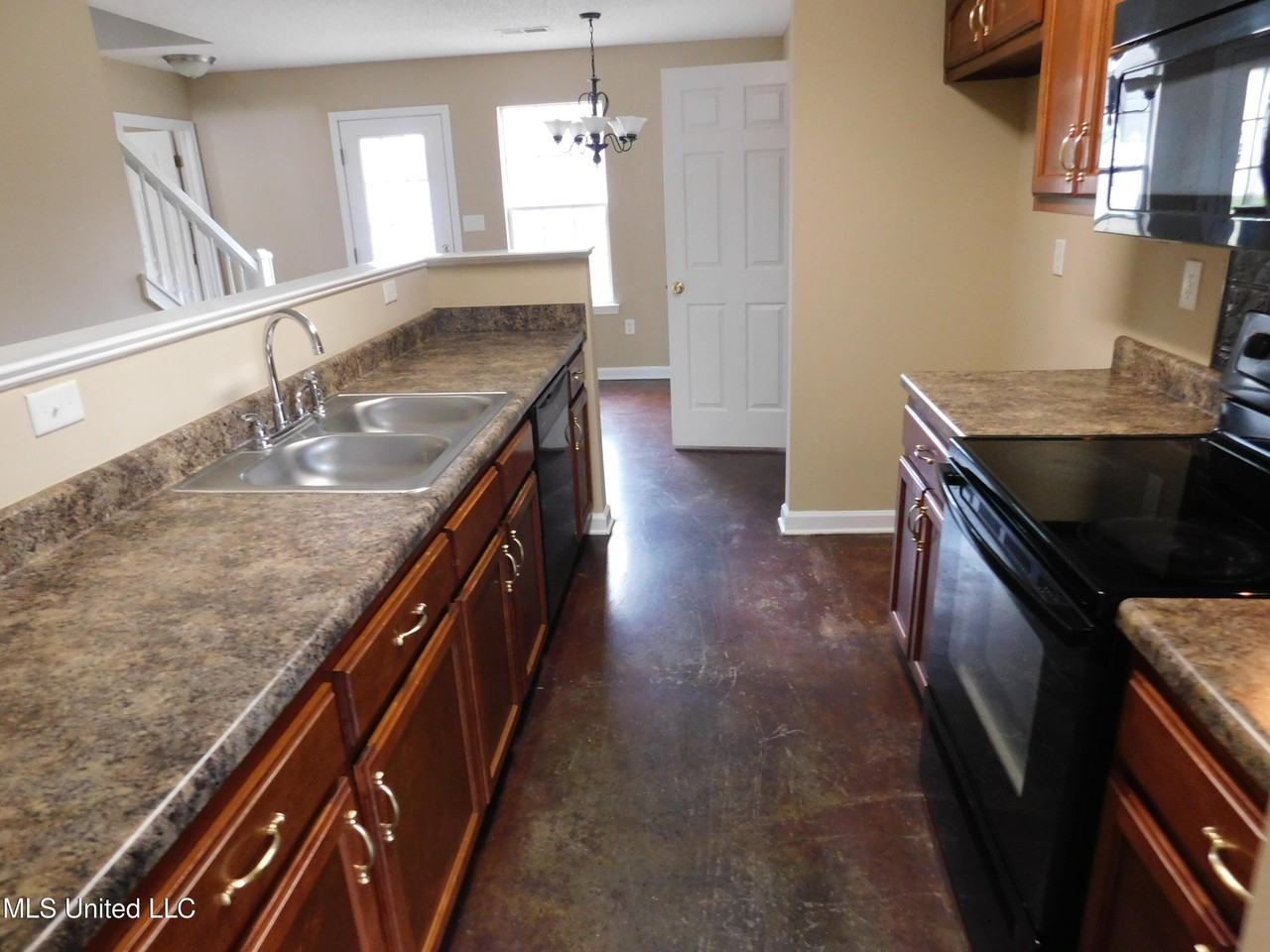 144 Flower Cir - Photo 5 of 23