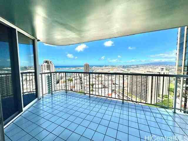 1212 Nuuanu Ave #2811 - Photo 2 of 24