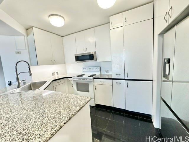 1212 Nuuanu Ave #2811 - Photo 6 of 24