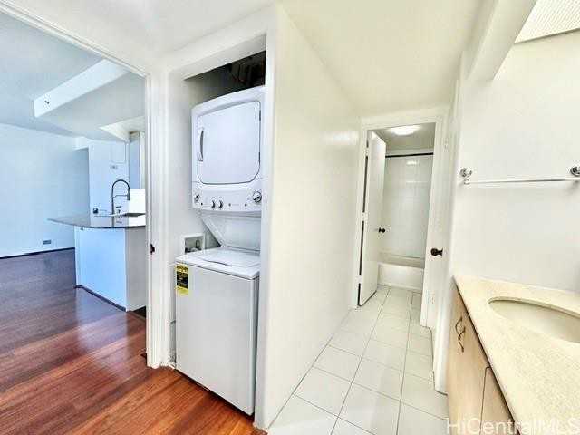 1212 Nuuanu Ave #2811 - Photo 7 of 24