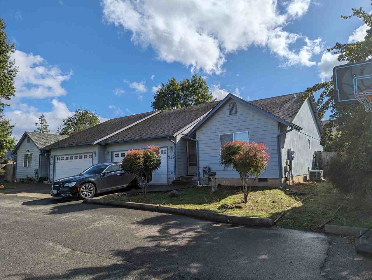 208 Sw Douglas Blvd #208 - Photo 2 of 2