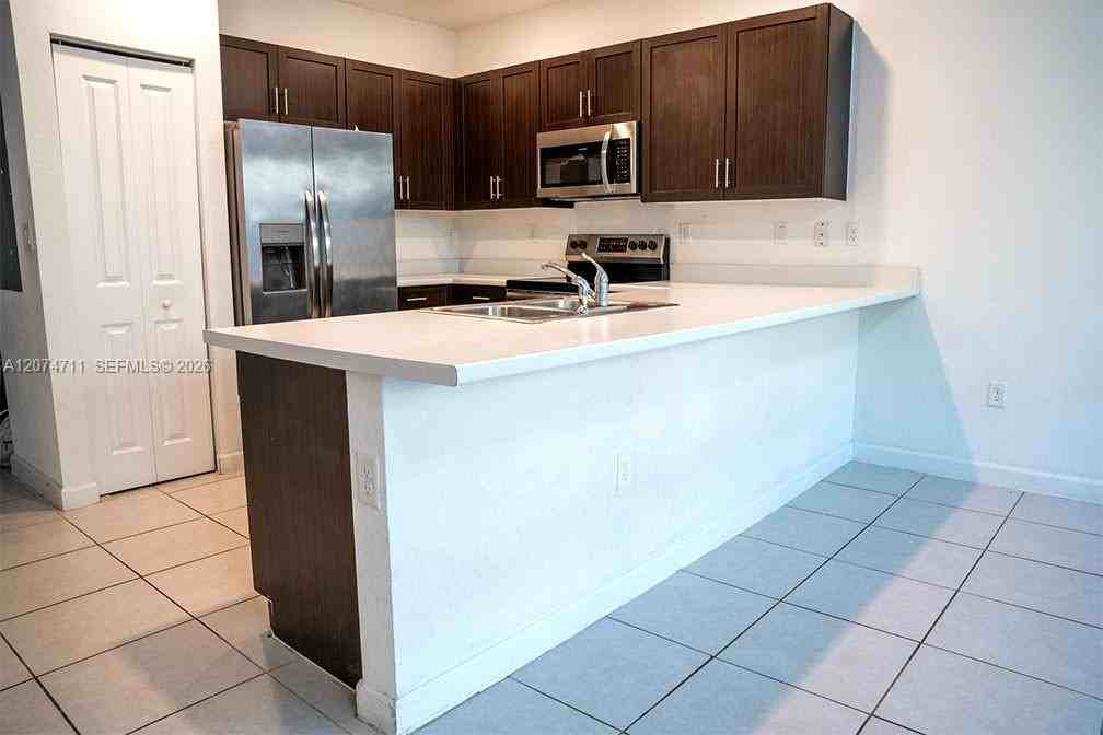 2684 Se 19th St - Photo 5 of 19