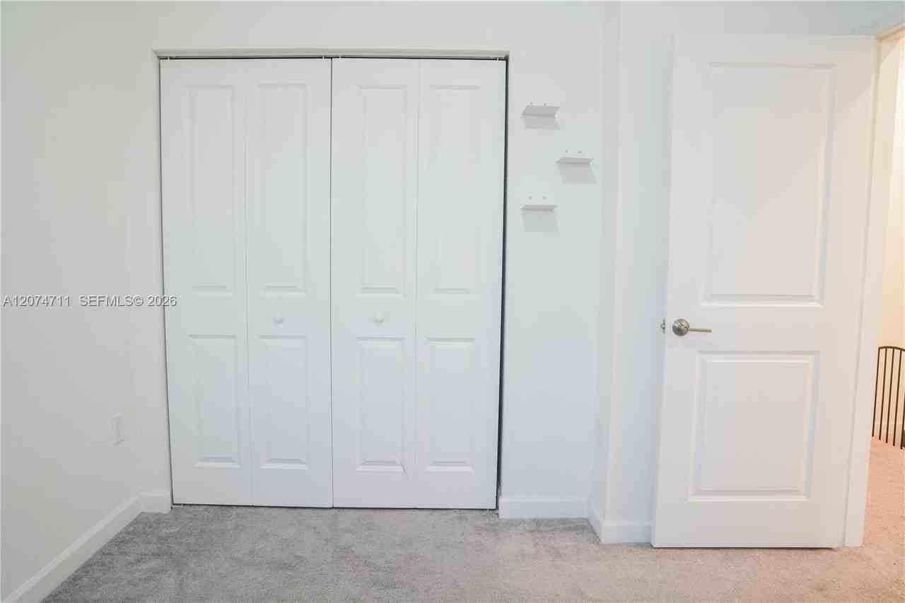 2684 Se 19th St - Photo 7 of 19