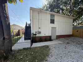 featured image of 422 1/2 S Park St