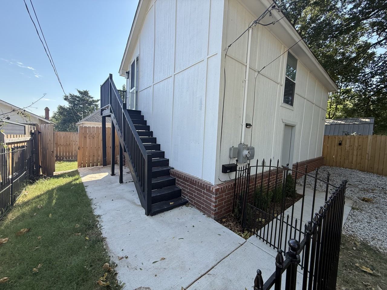 422 1/2 S Park St - Photo 5 of 5