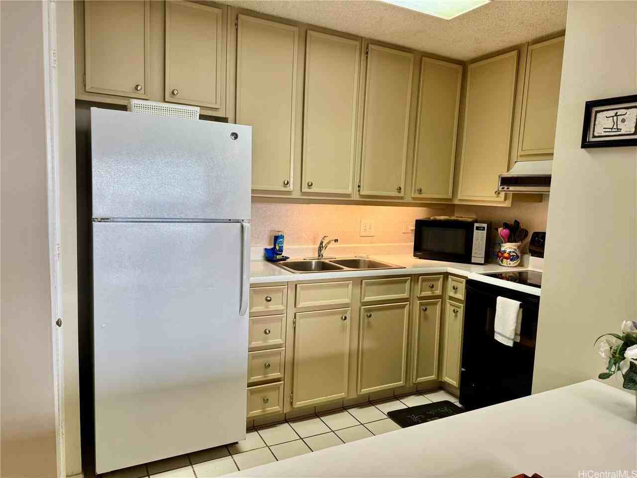 2440 Kuhio Ave #2105 - Photo 6 of 25