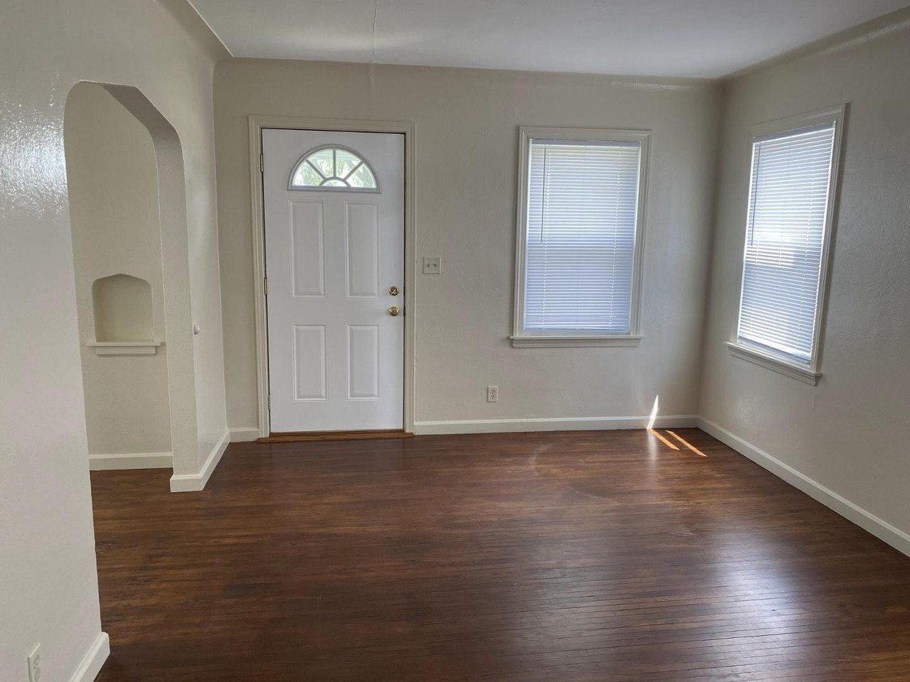 2541 Ivy Pl - Photo 2 of 11