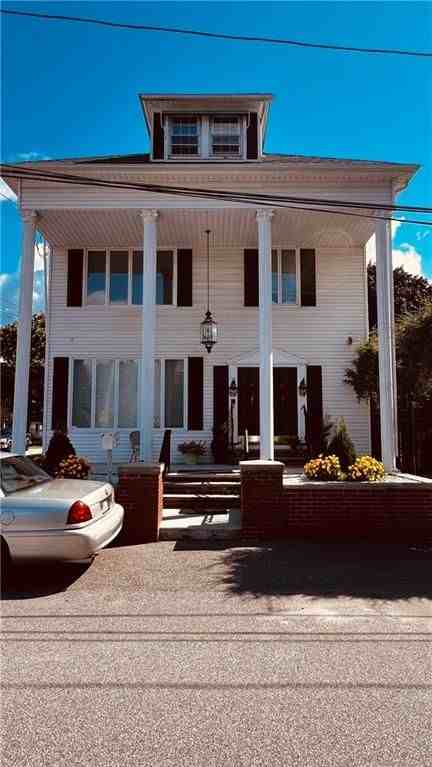 27 Baird Ave