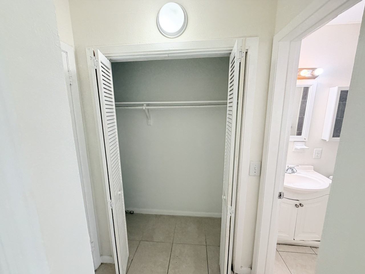 3030 Northwestterrace, #1 - Photo 7 of 11