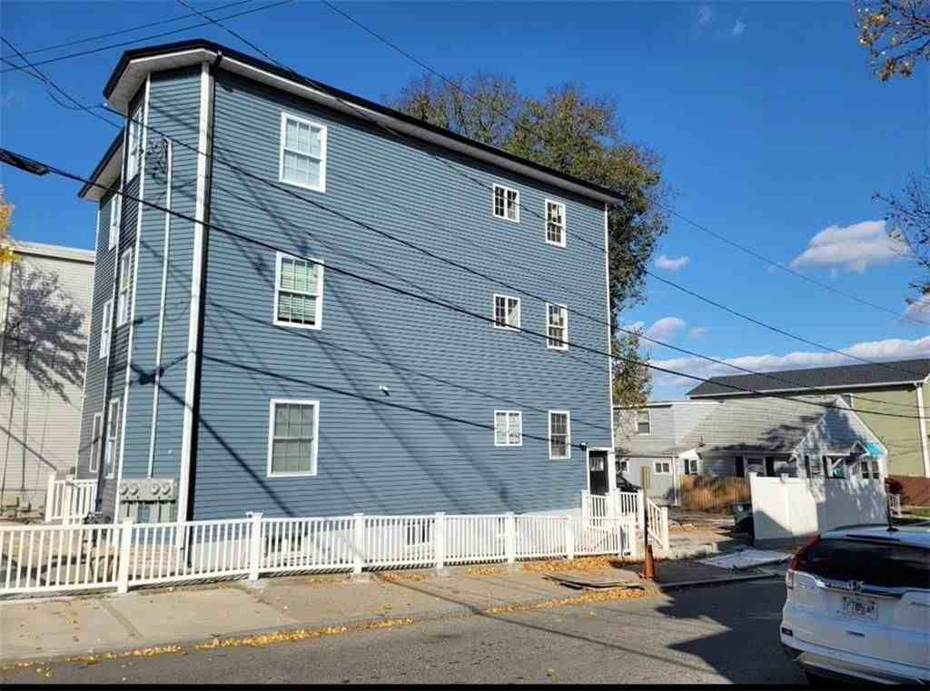 653 Douglas Ave ##2 - Photo 2 of 12