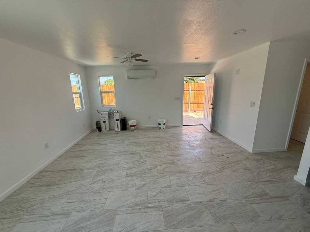 223 N B St - Photo 4 of 10