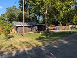 featured image of 10801 W Lakeview Dr