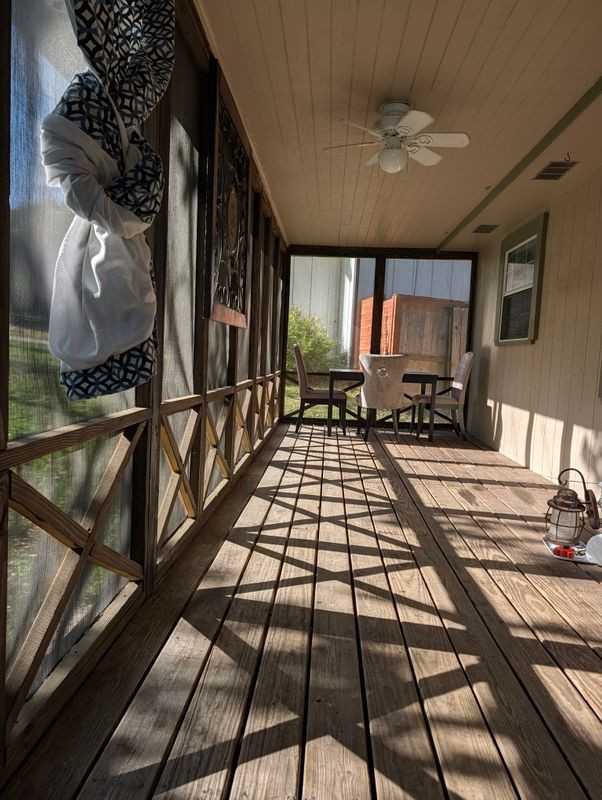 10801 W Lakeview Dr - Photo 2 of 32