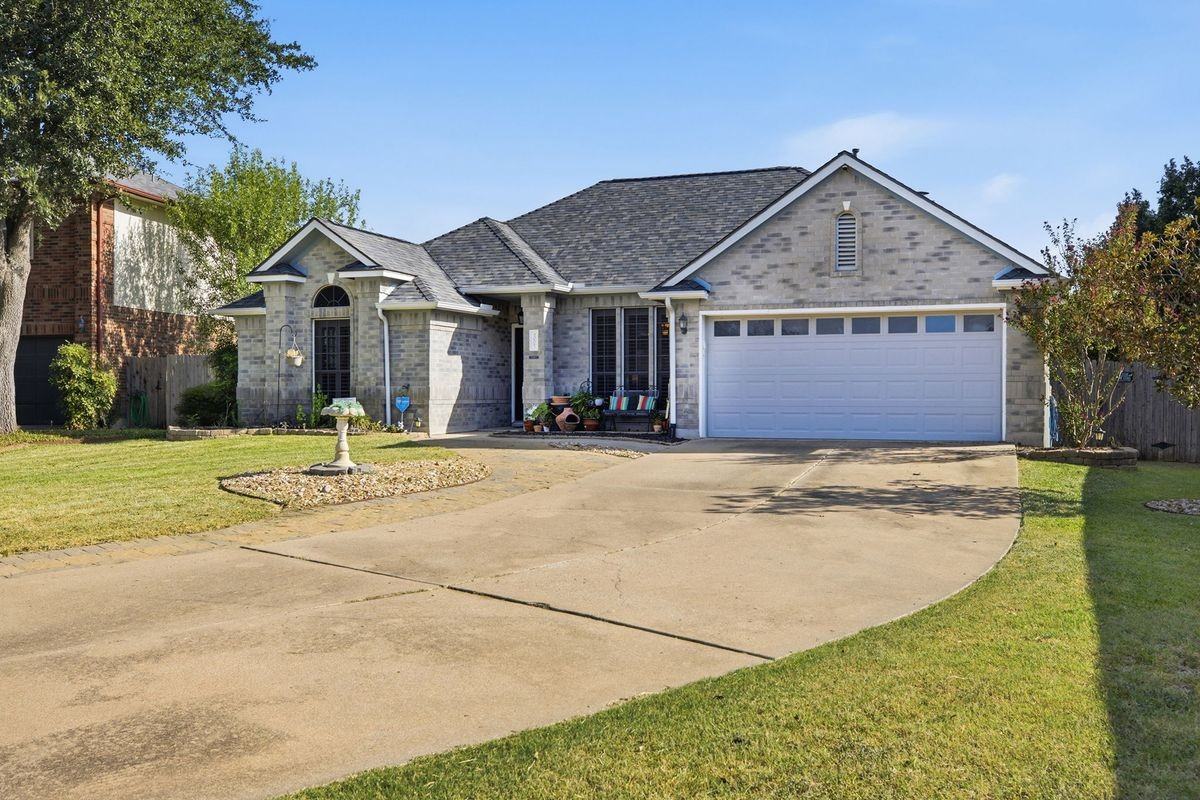 9005 Brimstone Ln - Photo 3 of 41