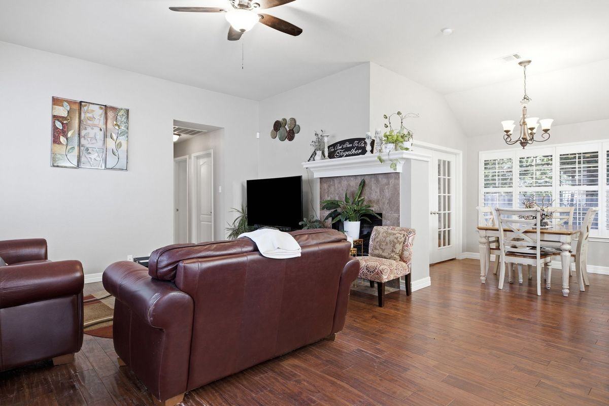 9005 Brimstone Ln - Photo 4 of 41