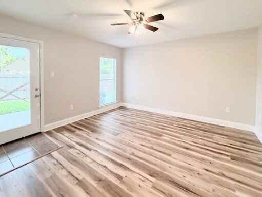14267 Woodlands Dr - Photo 4 of 17