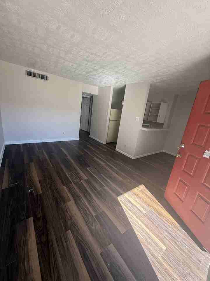 8535 Winkler Dr - Photo 7 of 12