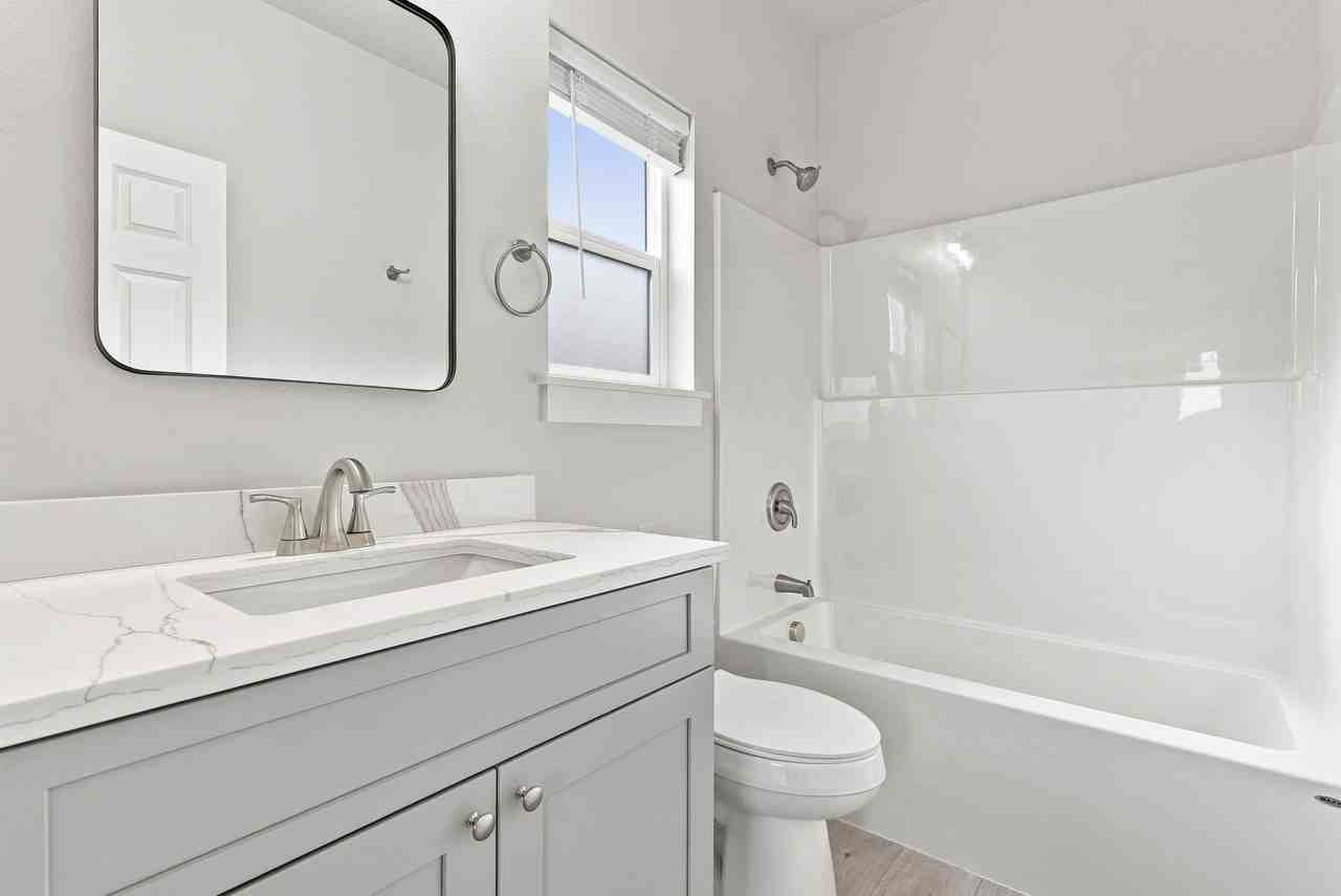 3001 E 36th Ave #1 - Photo 4 of 27