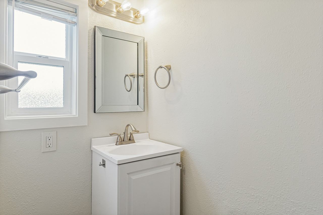 2304 S Wilkeson St #A - Photo 7 of 18
