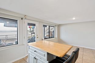 4703 Beach Dr Sw Lowr B - Photo 1 of 1