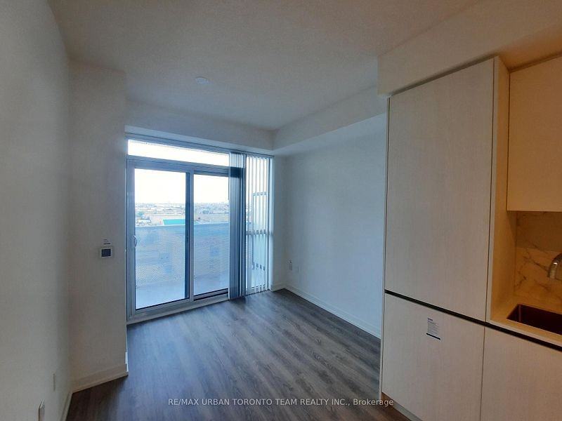 8 Interchange Way #1108 - Photo 4 of 9