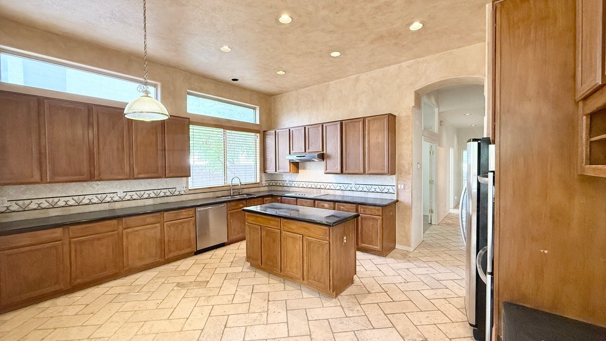 1955 E Drake Dr - Photo 2 of 24