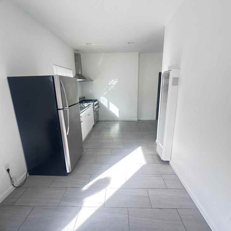 1328 E. 21st St. - Photo 6 of 9
