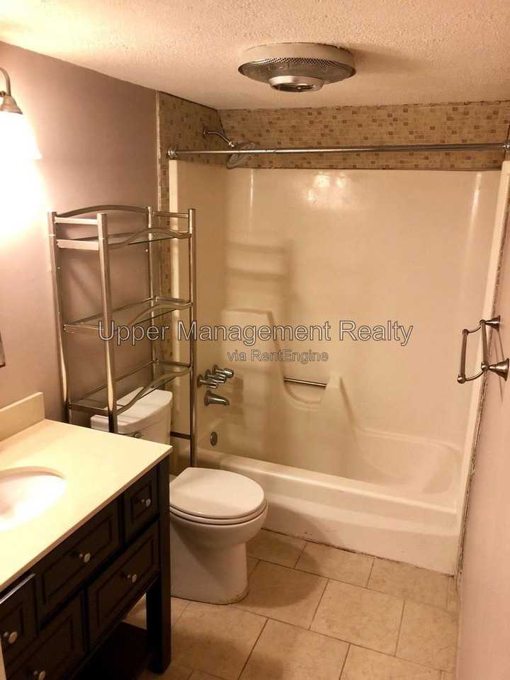 818 Moss St #302 - Photo 5 of 12