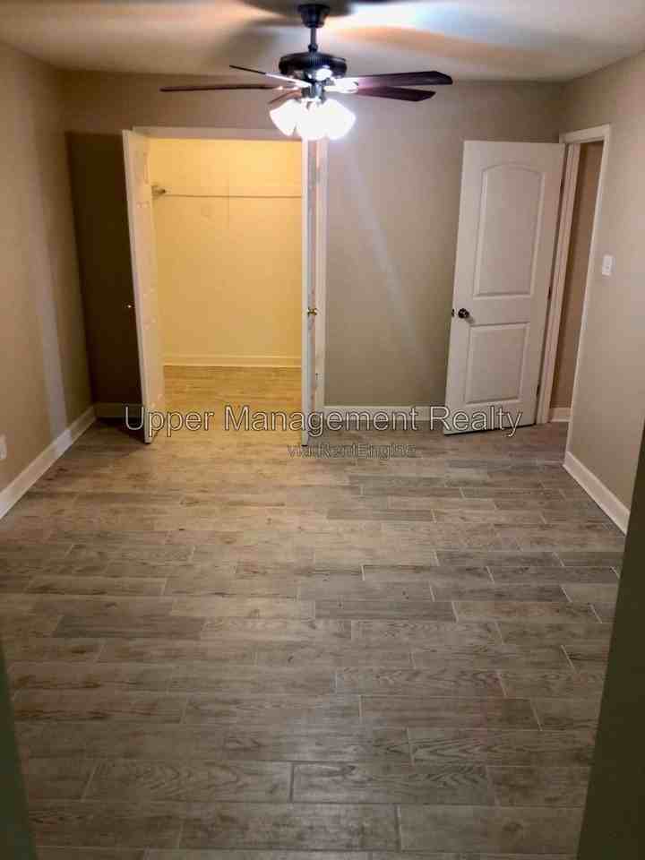 818 Moss St #302 - Photo 7 of 12