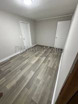 5621 Ne 51st St - Photo 1 of 1