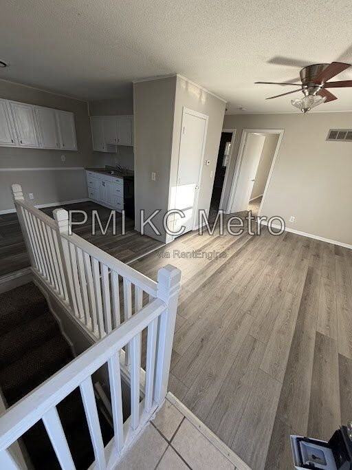 5621 Ne 51st St - Photo 5 of 9