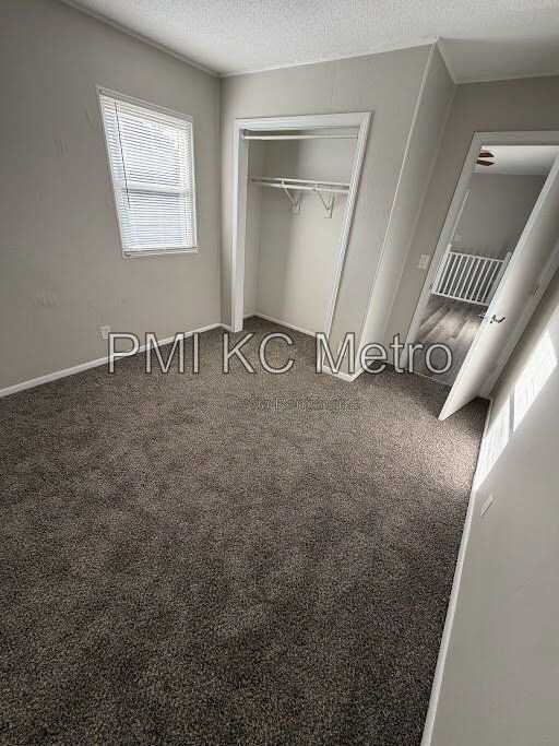 5621 Ne 51st St - Photo 7 of 9