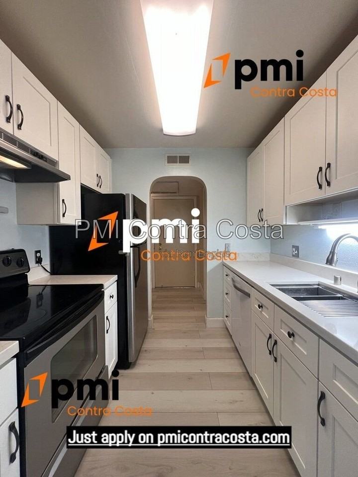 460 N Civic Dr #202 - Photo 6 of 37