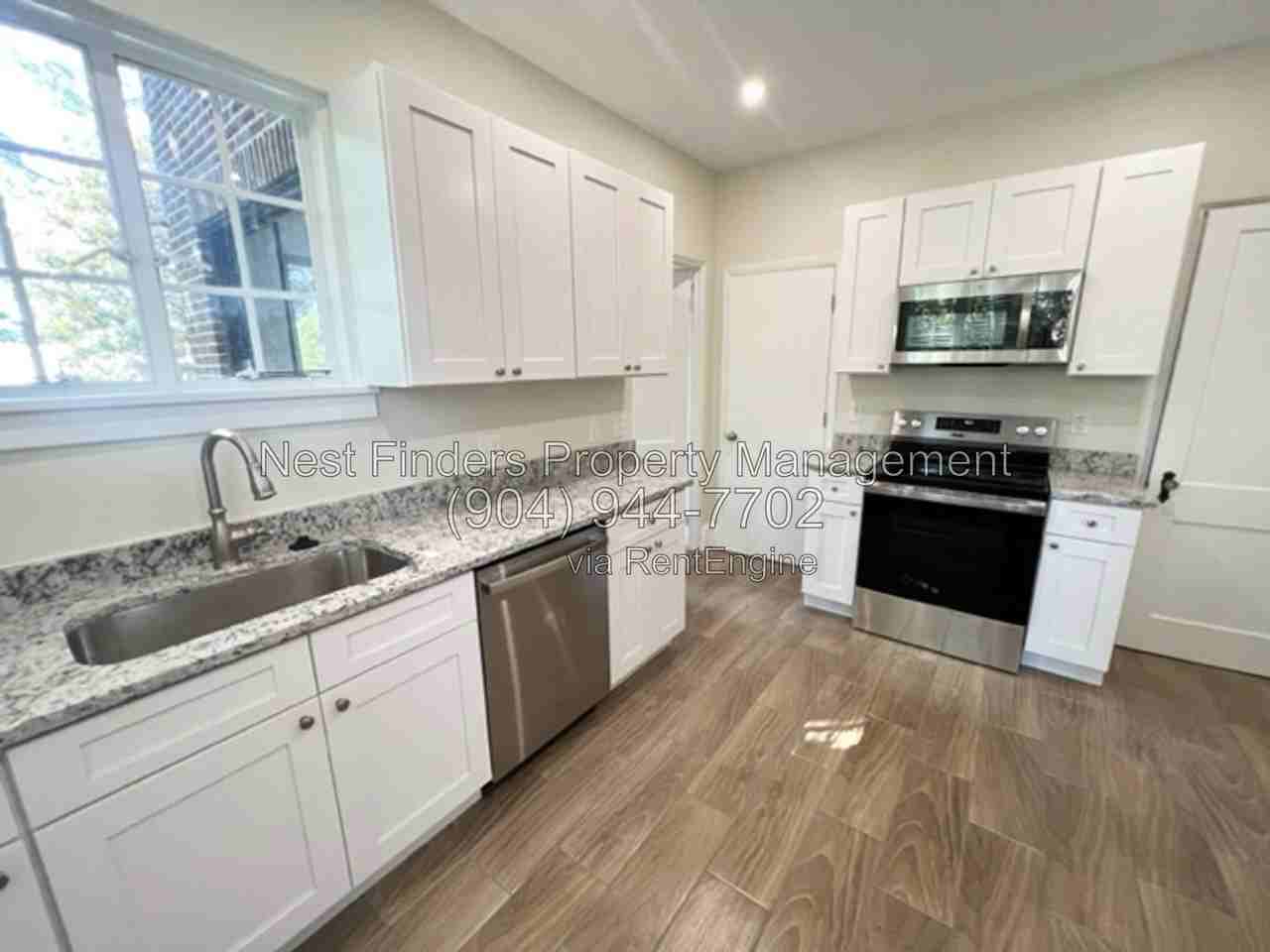 3562 Hedrick St - Photo 7 of 25
