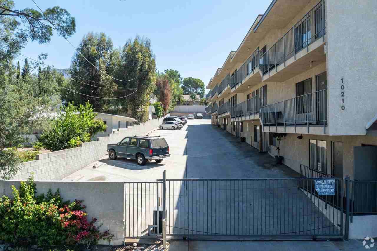 10210 Mountair Ave., Tujunga - Photo 2 of 3
