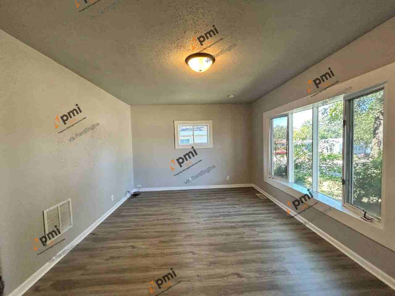 1811 E 28th Ave - Photo 4 of 14