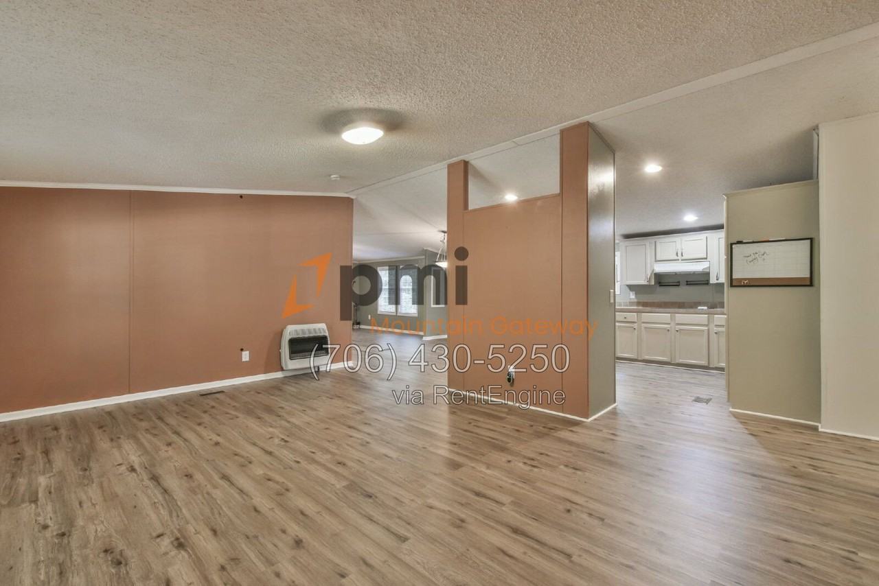 235 Whitewater Rd - Photo 4 of 32