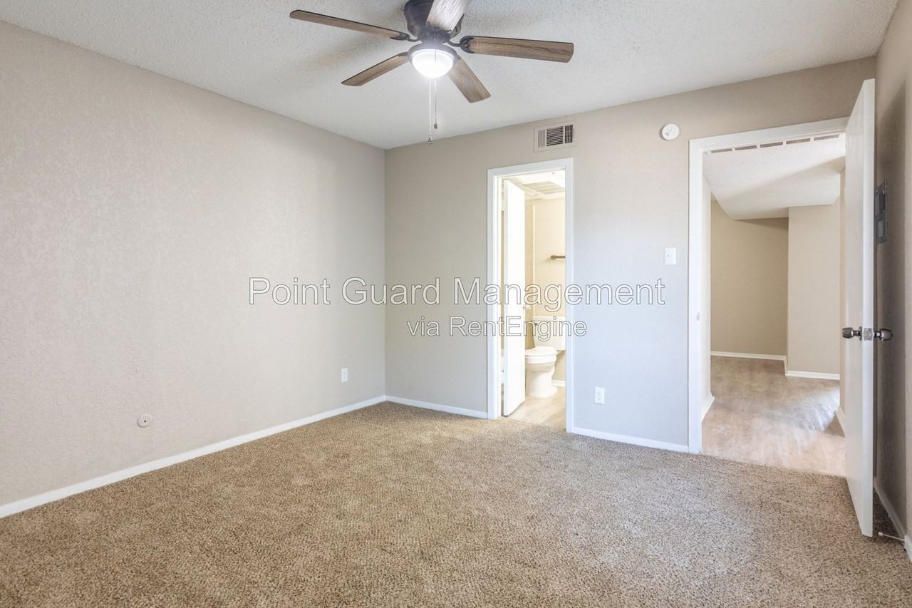 2286 Ridgmar Plz #97 - Photo 7 of 31