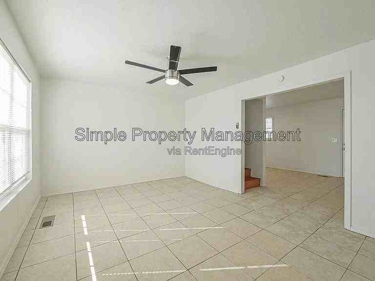 605 Nw 113th St - Photo 4 of 19