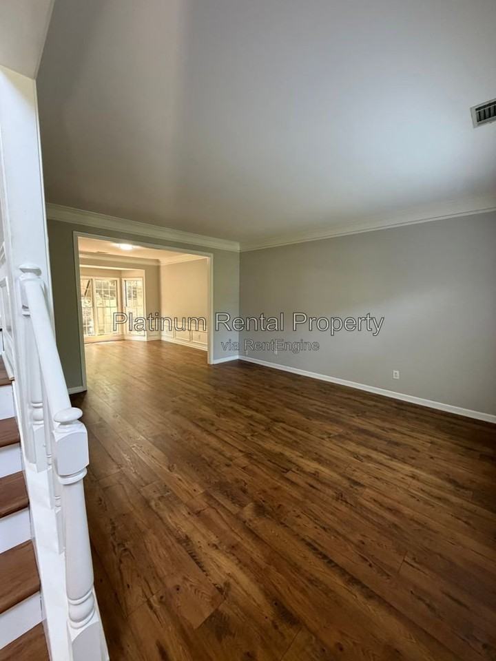 4755 Agate Dr - Photo 4 of 45