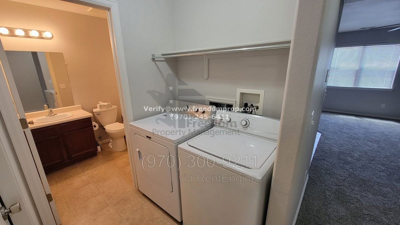 2473 1/2 Theresea Ln - Photo 3 of 14