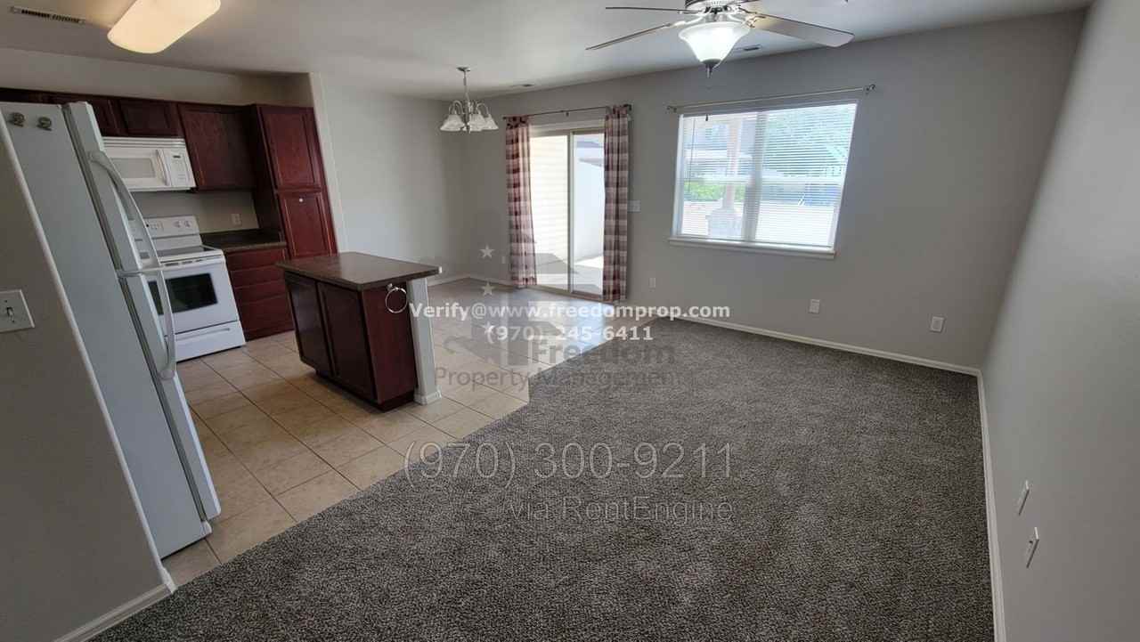 2473 1/2 Theresea Ln - Photo 4 of 14
