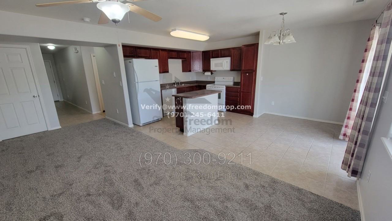 2473 1/2 Theresea Ln - Photo 5 of 14