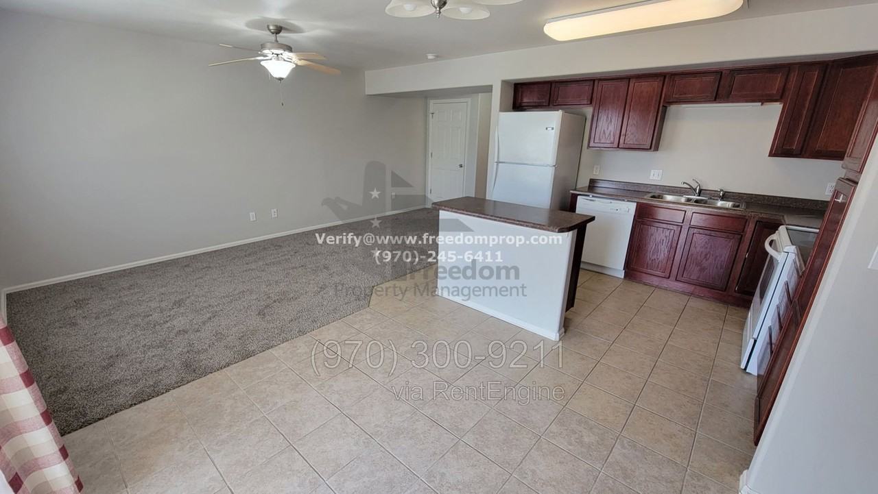 2473 1/2 Theresea Ln - Photo 6 of 14