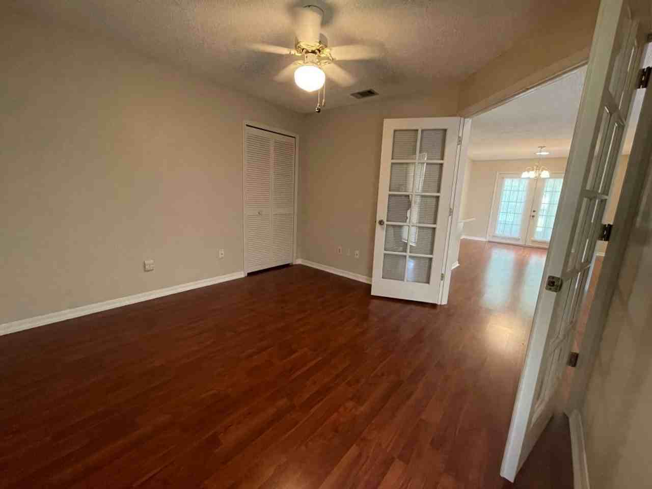 1133 Monroe Ave - Photo 2 of 16