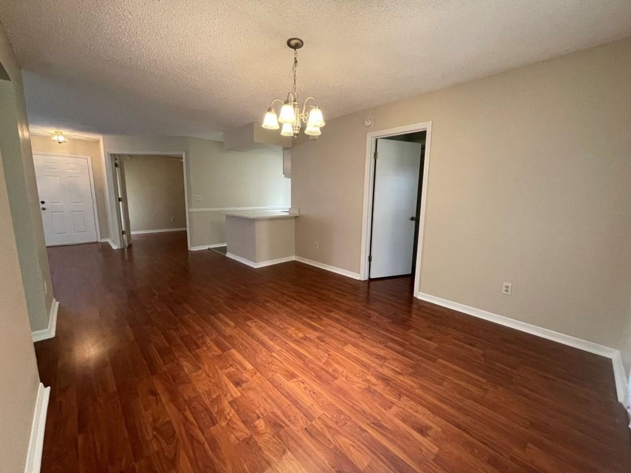 1133 Monroe Ave - Photo 4 of 16