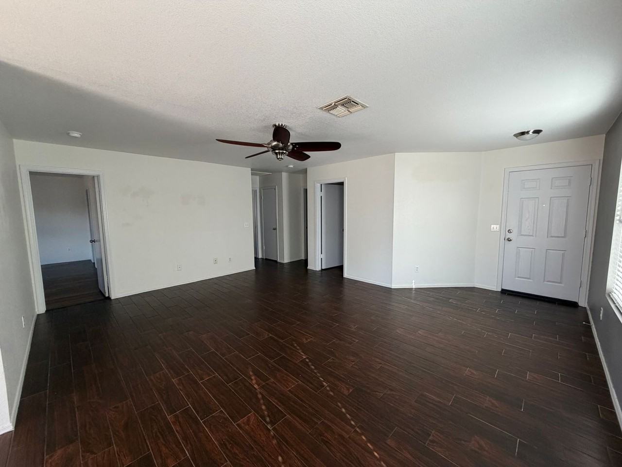 13825 W Ironwood St - Photo 2 of 14