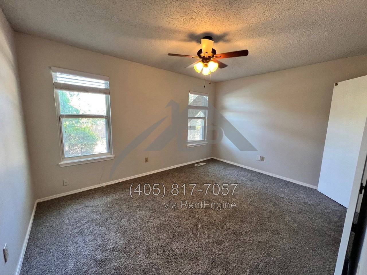 10832 Admiral Dr - Photo 5 of 15