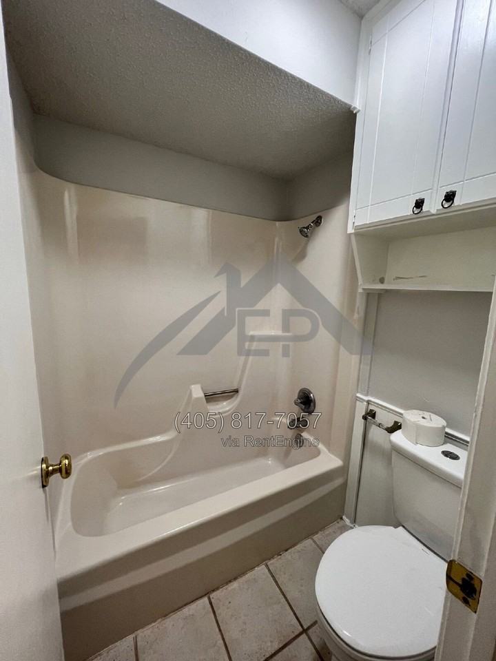 10832 Admiral Dr - Photo 6 of 15