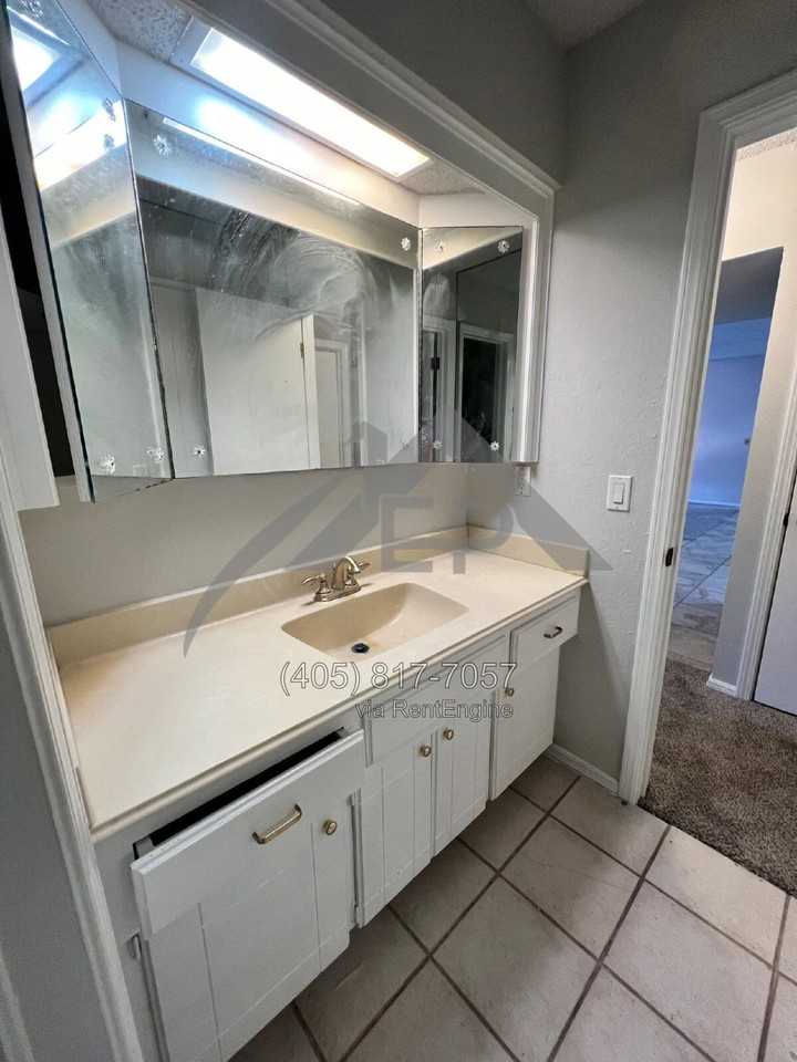 10832 Admiral Dr - Photo 7 of 15